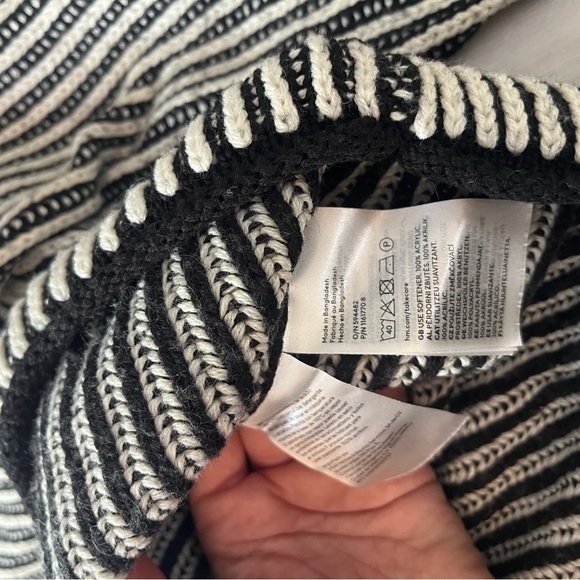 H&M Divided Black and White Striped Sweater - Picture 5 of 6
